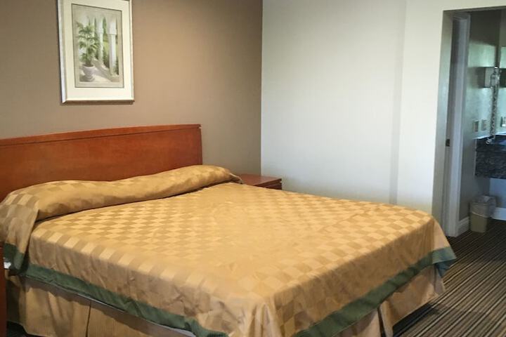 Room 7 of 26