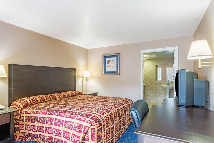 Room 40 of 46