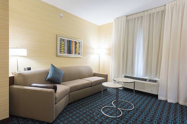 Fairfield Inn & Suites Jamestown