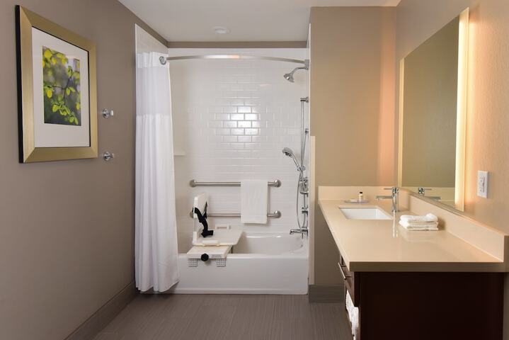 Staybridge Suites Wisconsin Dells - Lake Delton by IHG