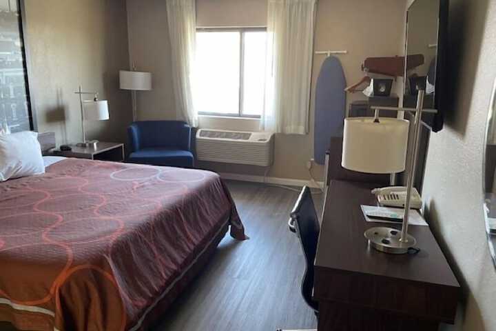Room 5 of 19