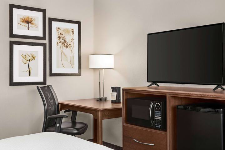 Room 34 of 59