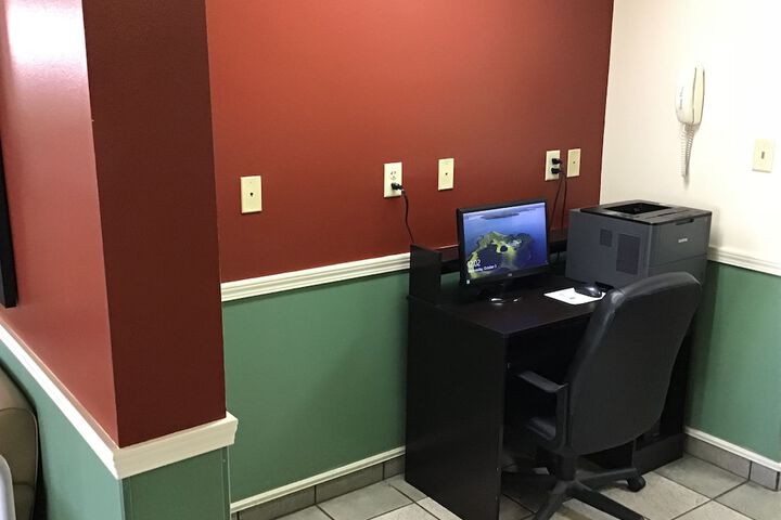 Business Center 41 of 43