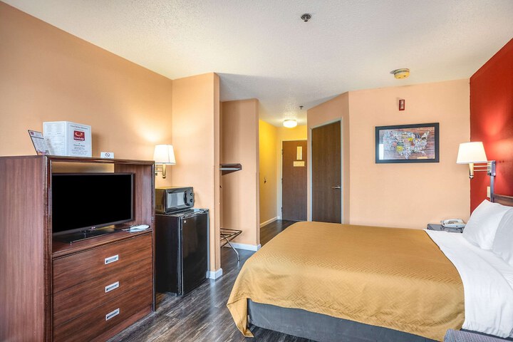 Room 12 of 26