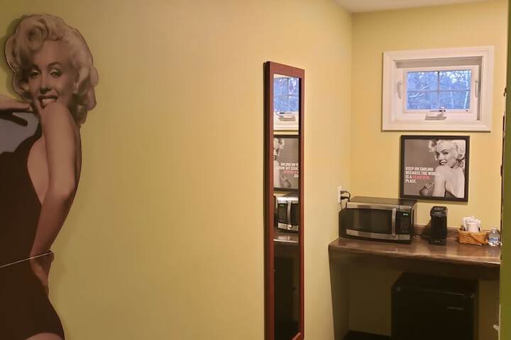 Room 35 of 42