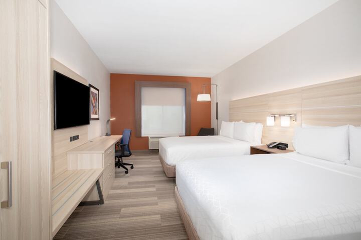 Room 40 of 66