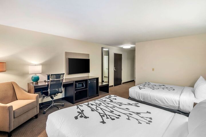 Room 21 of 37