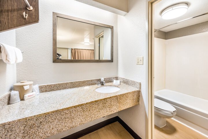 Room 15 of 28