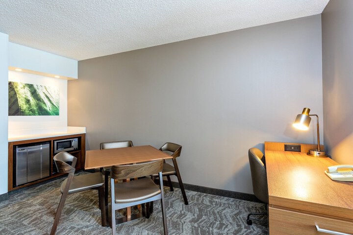 Room 12 of 41