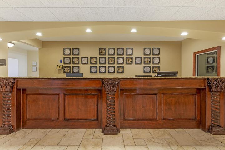 Best Western Plus Monica Royale Inn & Suites
