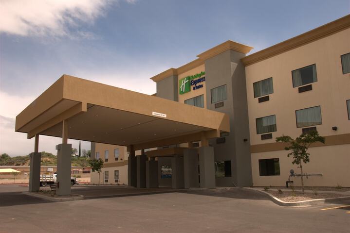 Holiday Inn Express & Suites Globe by IHG