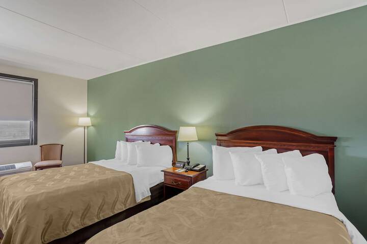 Room 9 of 32
