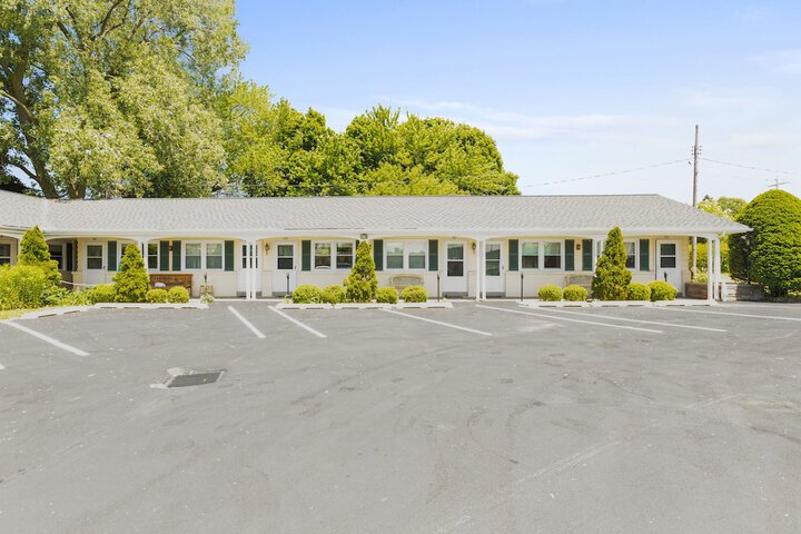 Hotel 4 of 60