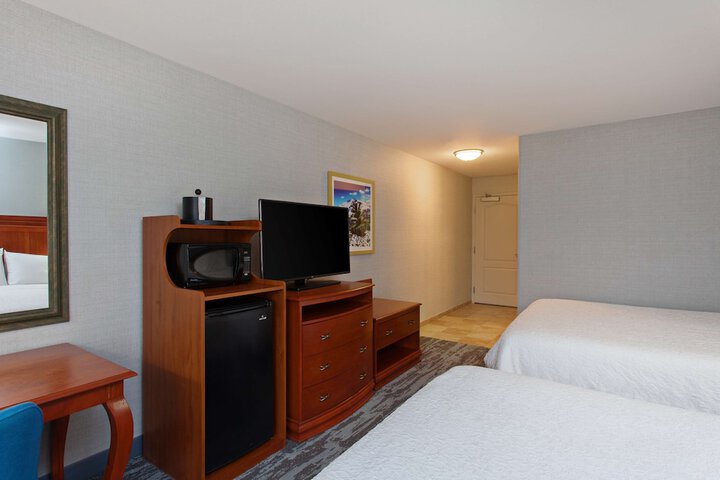 Room 17 of 33