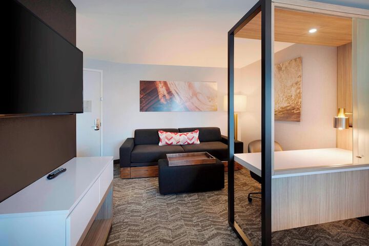 Room 14 of 25