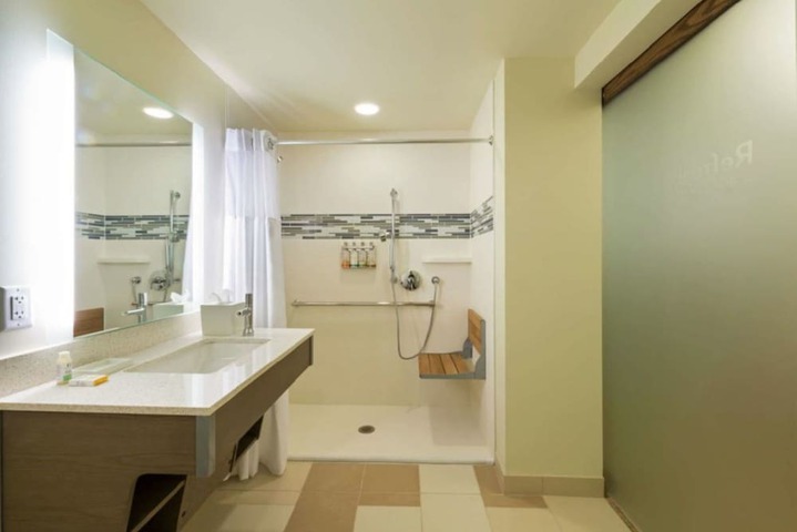 Room 12 of 43