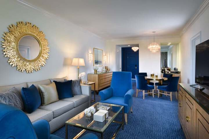 Room 44 of 118