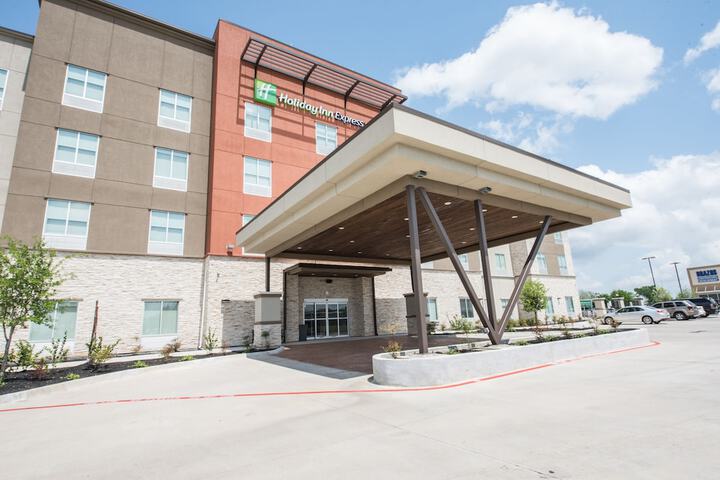 Hotel 11 of 98