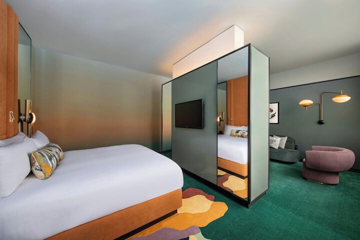 Room 51 of 87