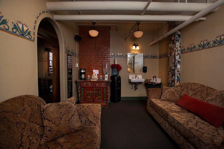 Room 24 of 138