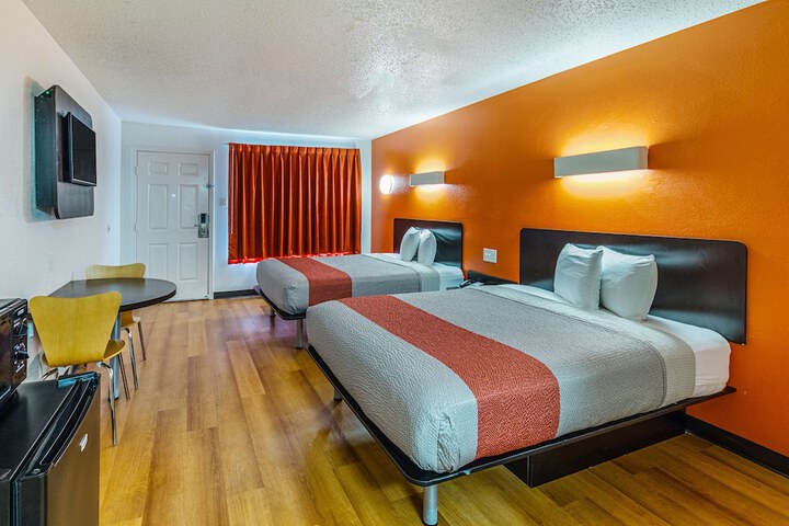 Motel 6 Waxahachie TX