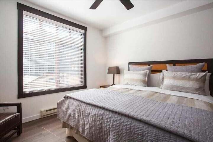 Room 21 of 28