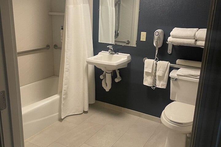 Room 12 of 21