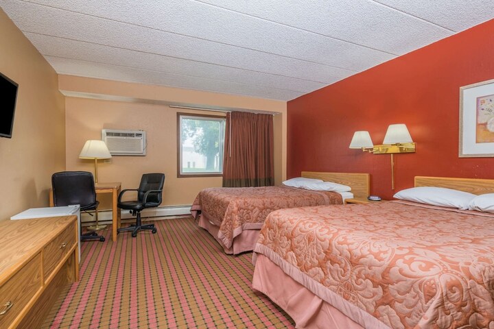 Room 17 of 35