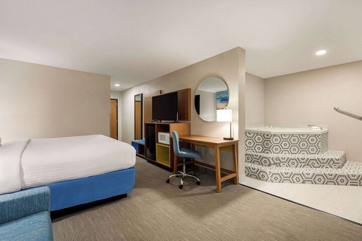 Room 29 of 38