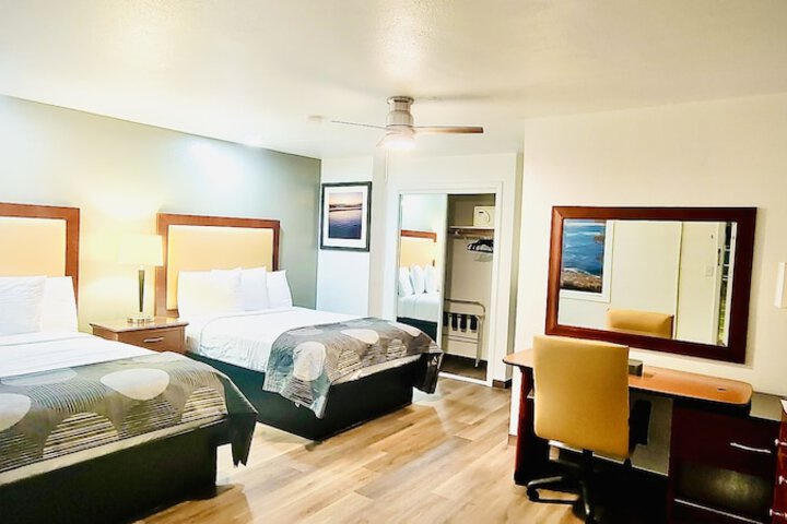 Room 9 of 40