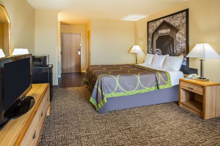 Room 7 of 14