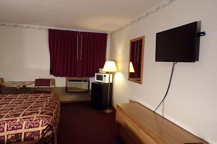 Room 8 of 25