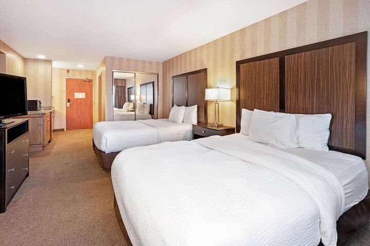Room 33 of 51