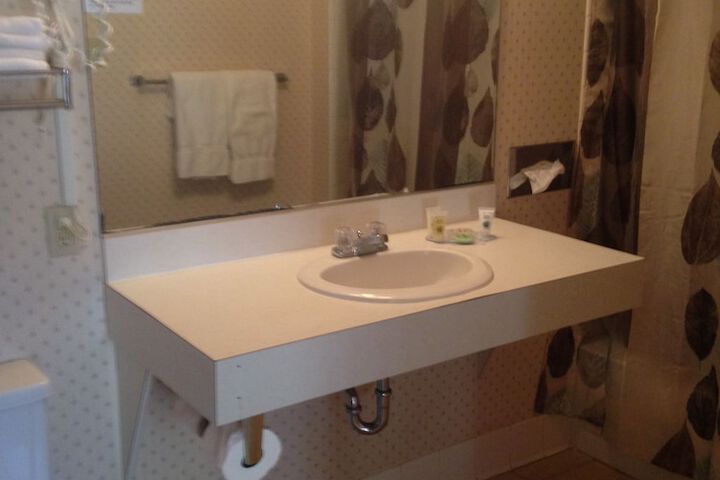 Shawano Four Seasons Hotel