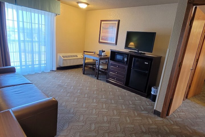 Best Western Plus Bayshore Inn