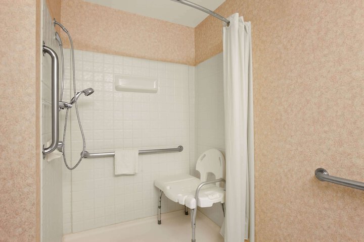 Room 8 of 16