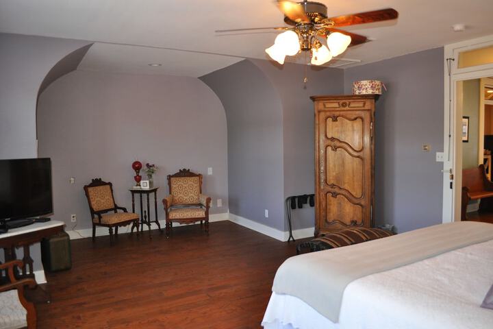 Kennedy Manor B & B