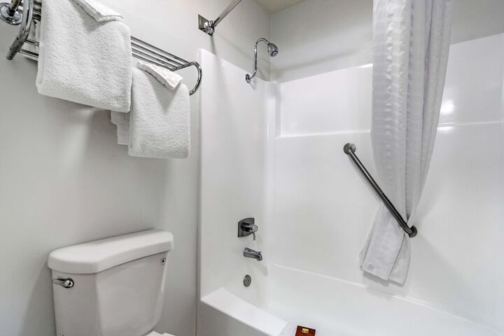 Best Western Plus Lake Front Hotel