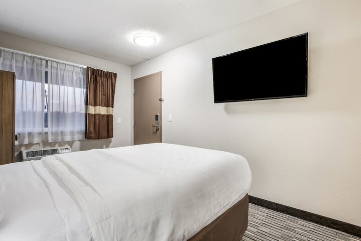 Room 10 of 30