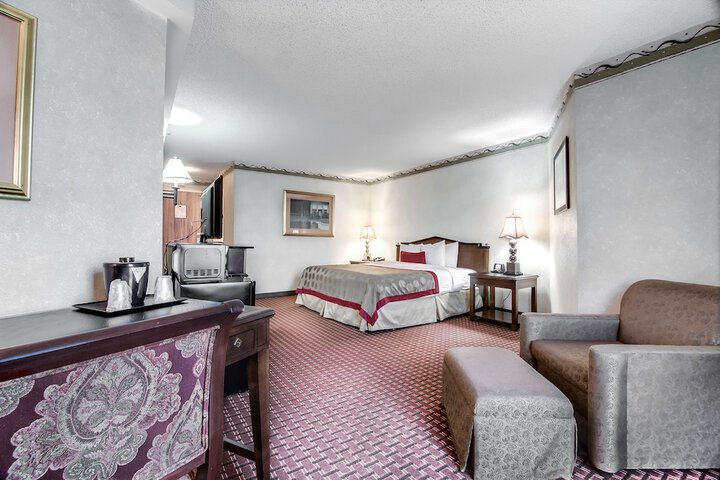 Room 12 of 18