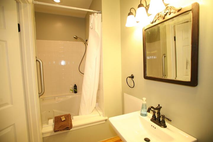 Room 72 of 165