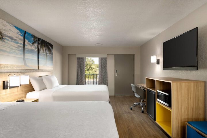 Days Inn by Wyndham Apopka / Orlando