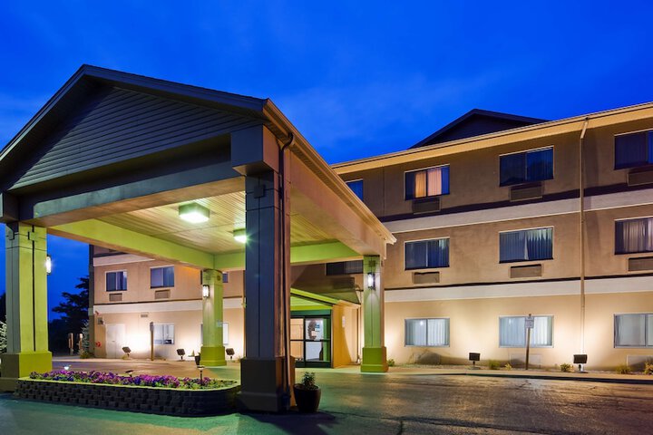 Hotel 4 of 60