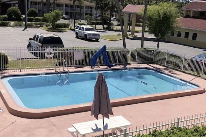 Pool 6 of 17
