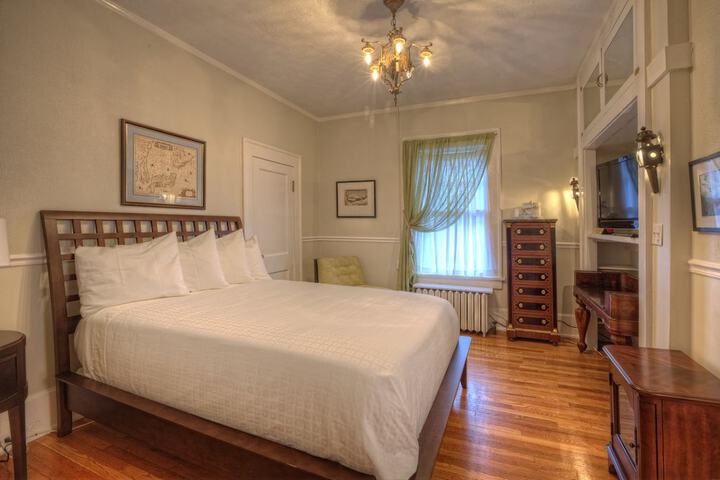Room 18 of 27