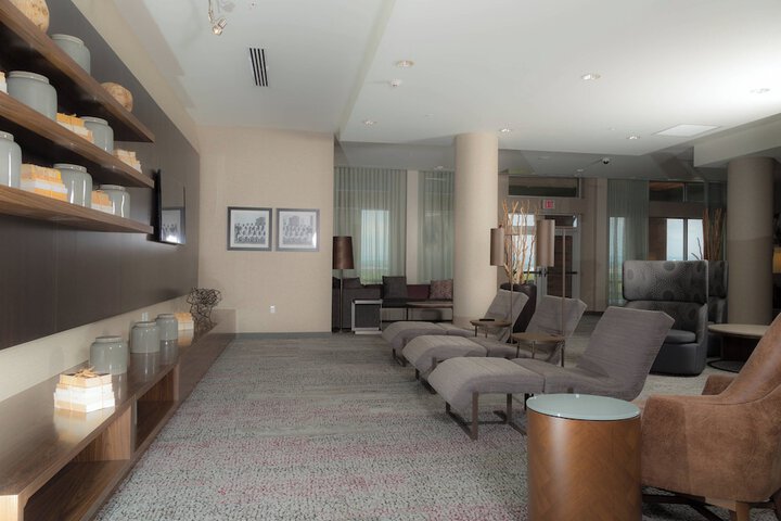 Lounge 26 of 30