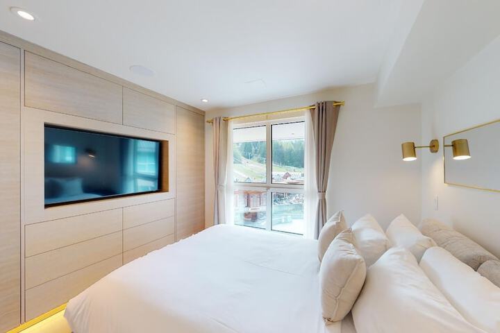 Le Chamois by Whistler Premier