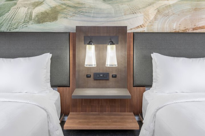 Room 13 of 61