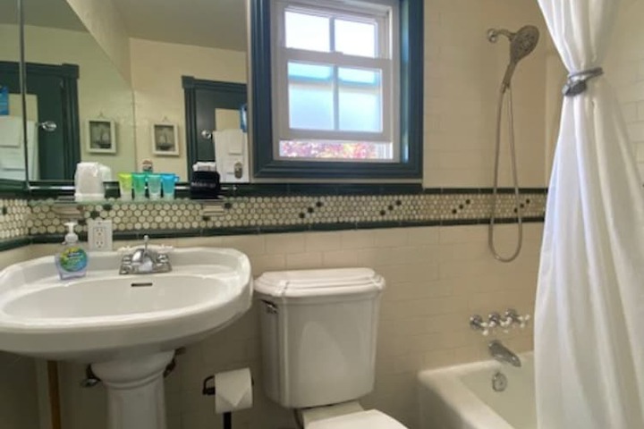 Room 7 of 35