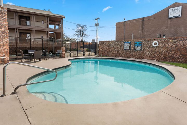 Sandpoint Hotel & Suites Downtown